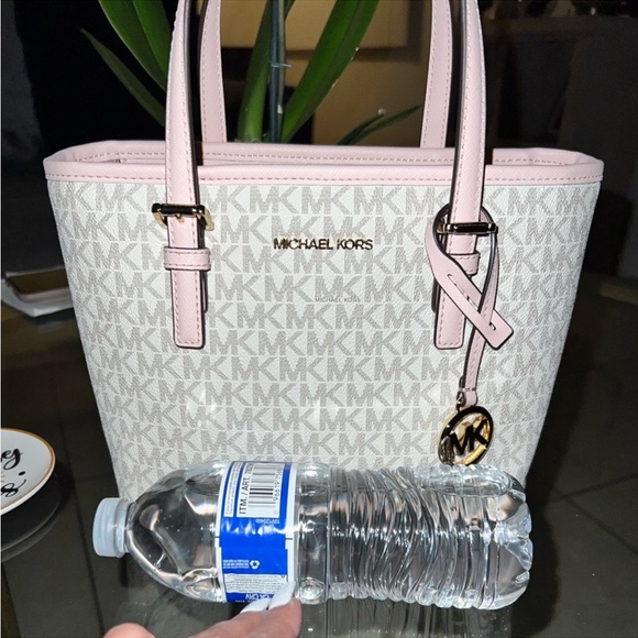 Michael kors top handle with additional strap - Picture 8 of 11